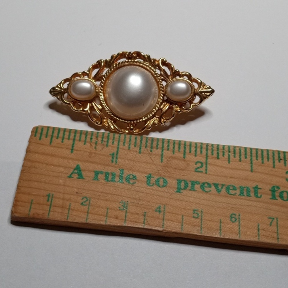 Brooch - Picture 2 of 2